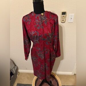 Liz Claiborne Red Paisley Button-Up Dress
Vintage 90s Jewel Tones. Size 4